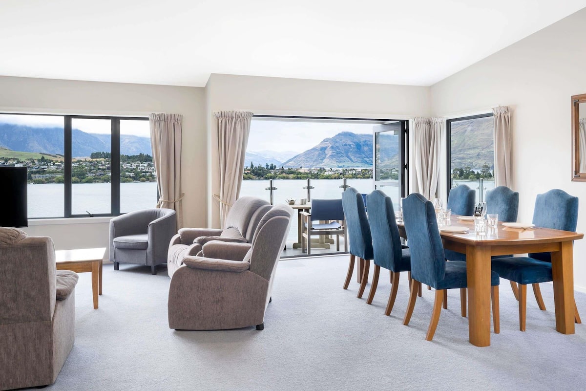 Suite, 3 Bedrooms | 2 bilik tidur, kalis bunyi, seterika/papan seterika, Wi-fi percuma