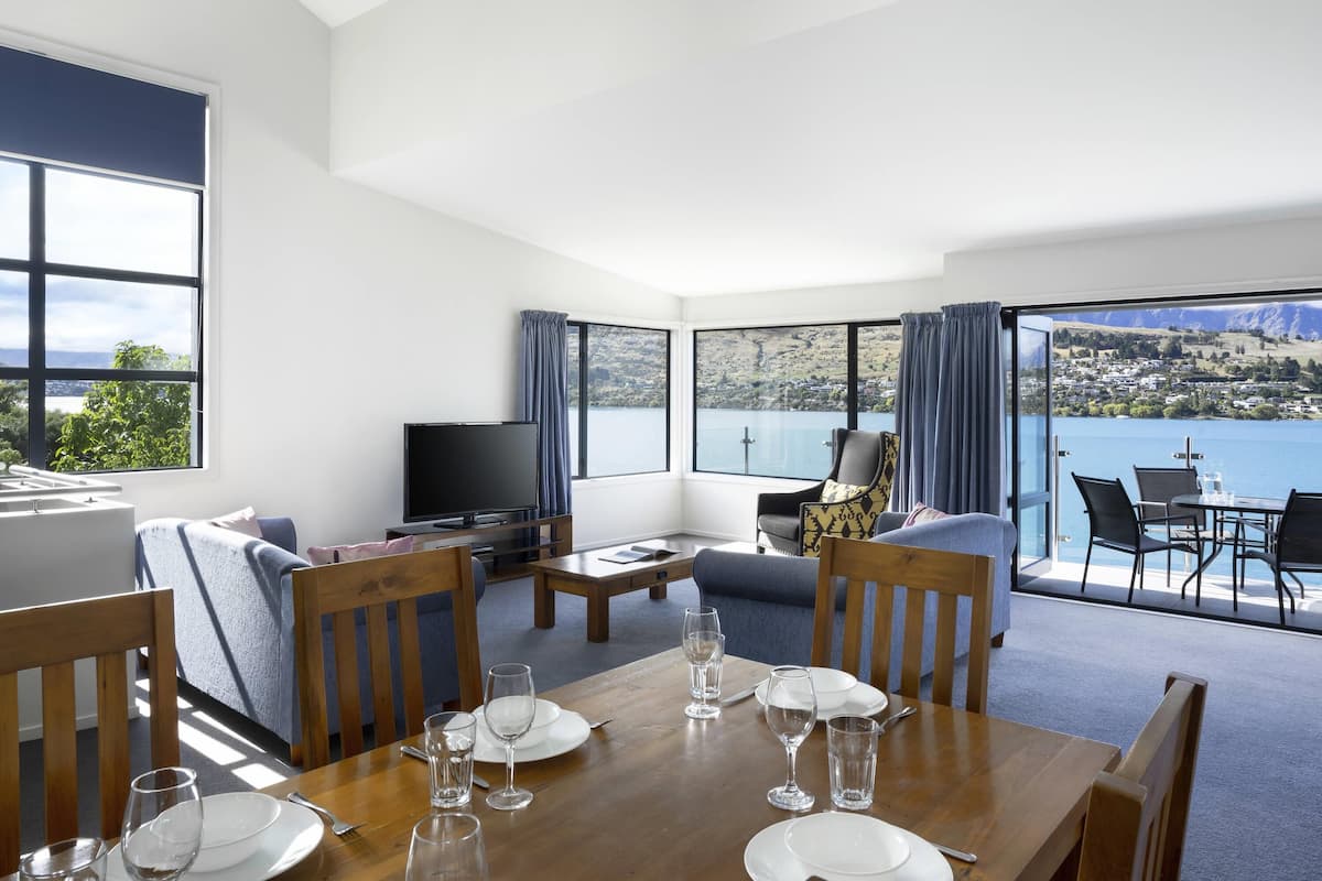 Suite, 4 Bedrooms | 2 bilik tidur, kalis bunyi, seterika/papan seterika, Wi-fi percuma