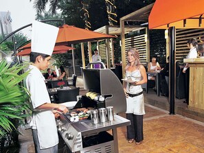 3 restaurants; breakfast, lunch, and dinner served - Oriental Ginza Hotel Shenzhen (Shenzhen)