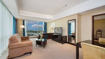 Suite Room, Bay View | 1 bedroom, in-room safe, blackout drapes, soundproofing