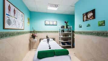 Sauna, hot tub, perawatan tubuh, perawatan wajah, dan pijat