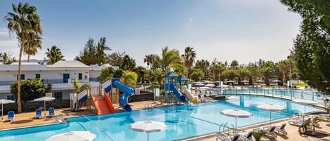 15 outdoor pools, open 10:00 AM to 7:00 PM, pool umbrellas, sun loungers