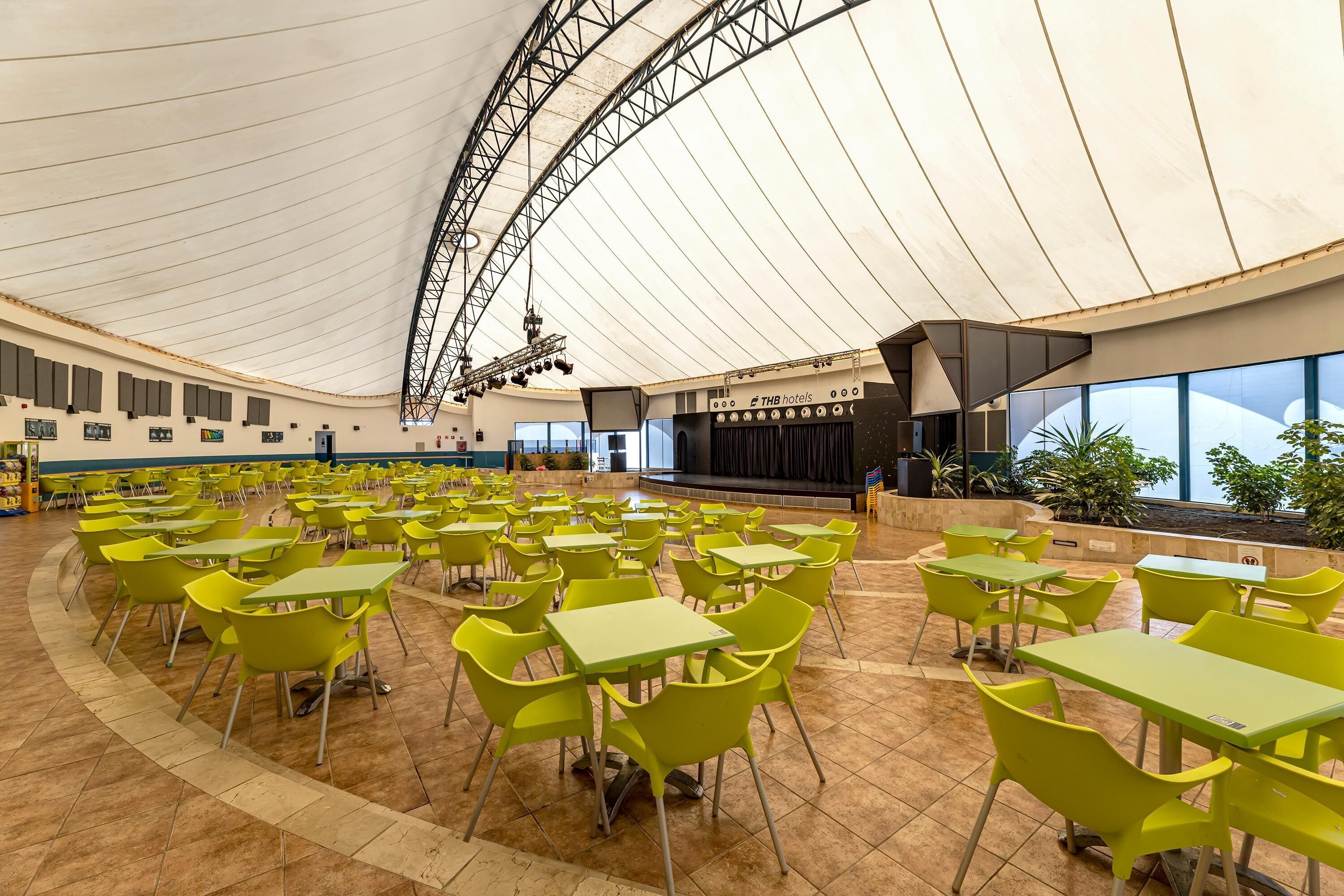 3 ห้องอาหาร, บริการอาหารเช้า