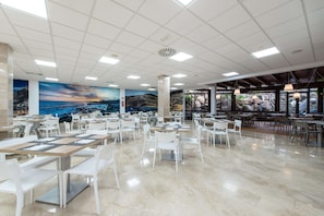 Petit déjeuner servi sur place