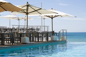 Indoor pool, 2 outdoor pools, pool umbrellas, sun loungers