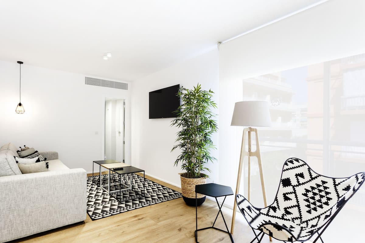 Family Suite | Minibar, in-room safe, iron/ironing board, free WiFi