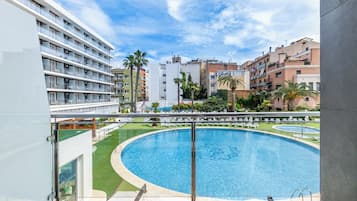 Minibar, caja fuerte, tabla de planchar con plancha y wifi gratis