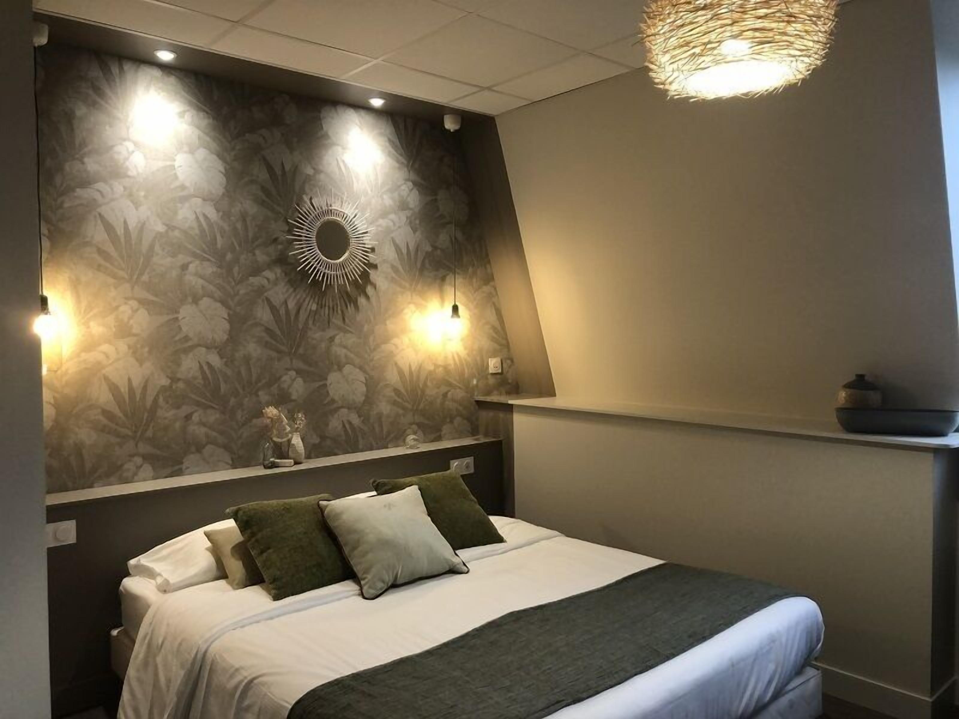comfort double room | individually decorated, desk, soundproofing, free wifi