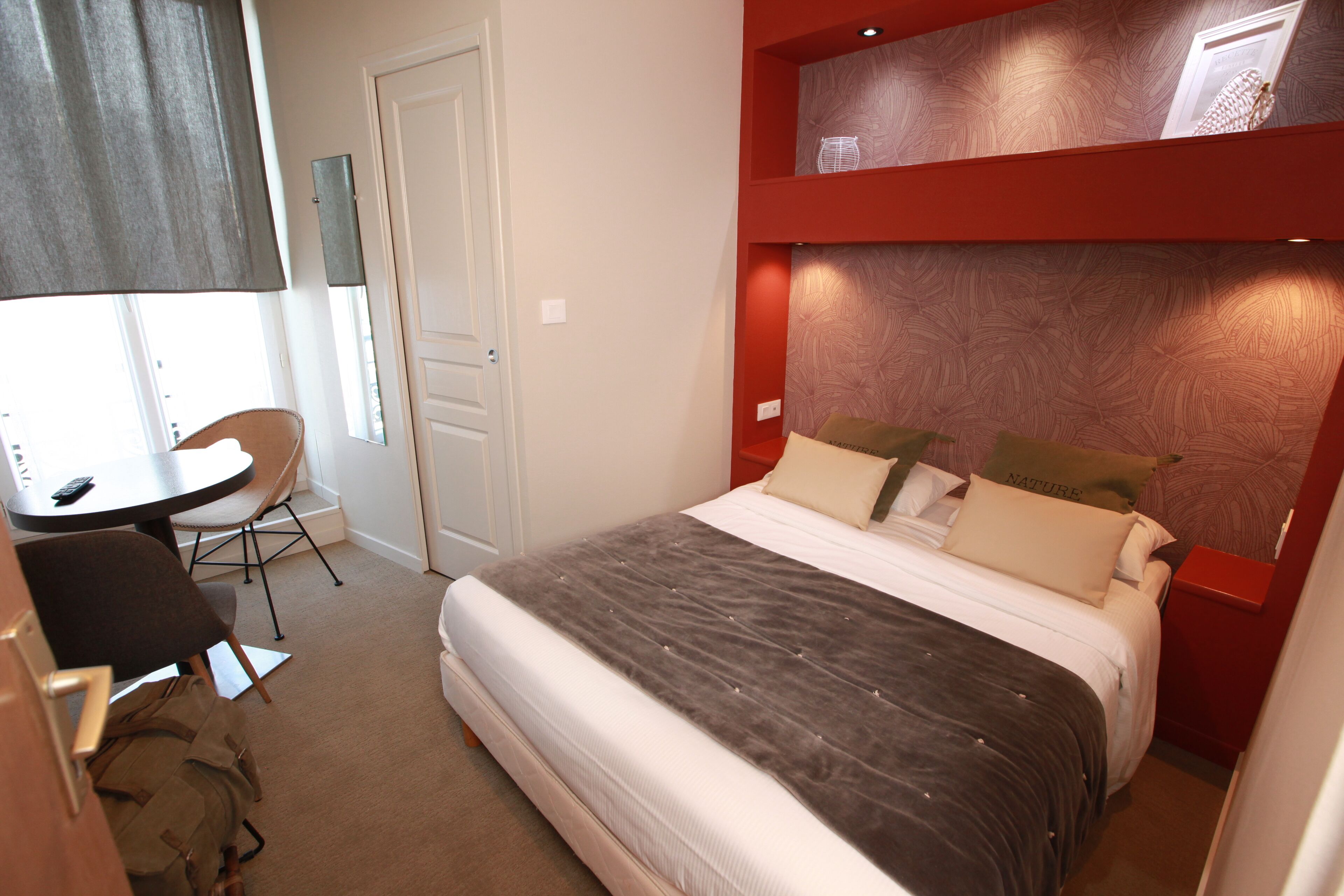 standard double room, 1 double bed (shower) | individually decorated, desk, soundproofing, free wifi