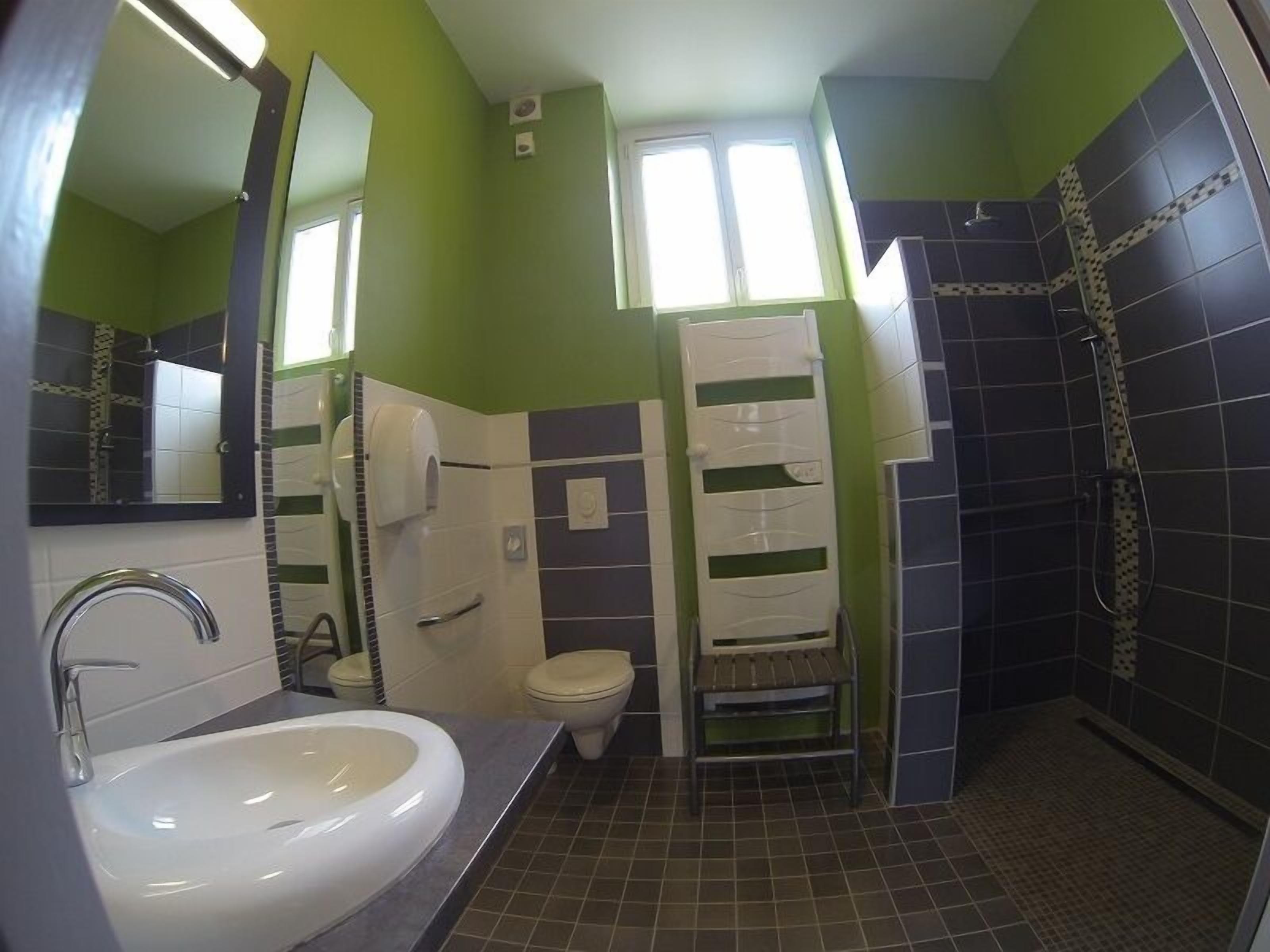 superior double room (shower) | bathroom | shower, hair dryer, towels