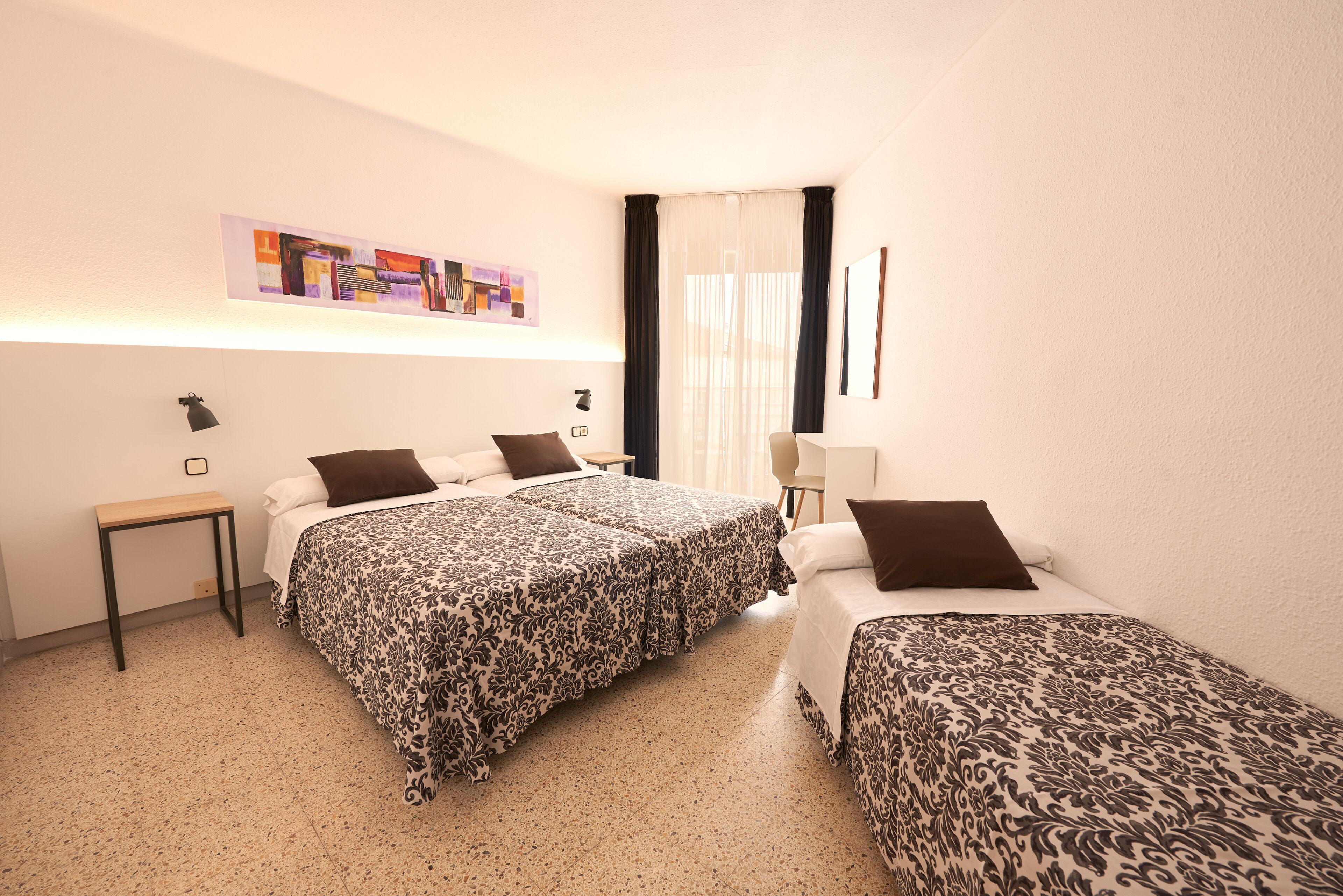 economy triple room | in-room safe, individually furnished, free wifi