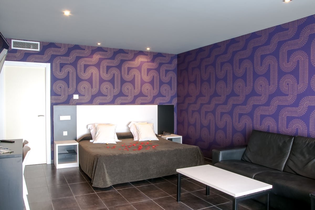 1 bedroom, in-room safe, desk, blackout drapes