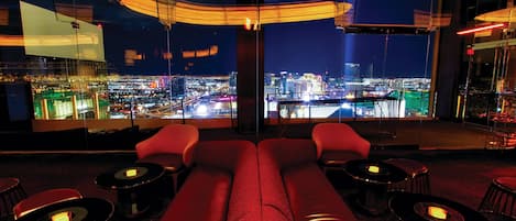 2 bars/lounges, lobby lounge, rooftop bar