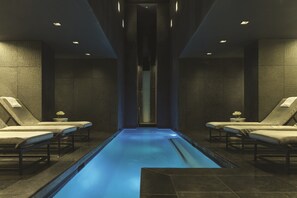 Couples treatment rooms, sauna, hot tub, steam room, body treatments