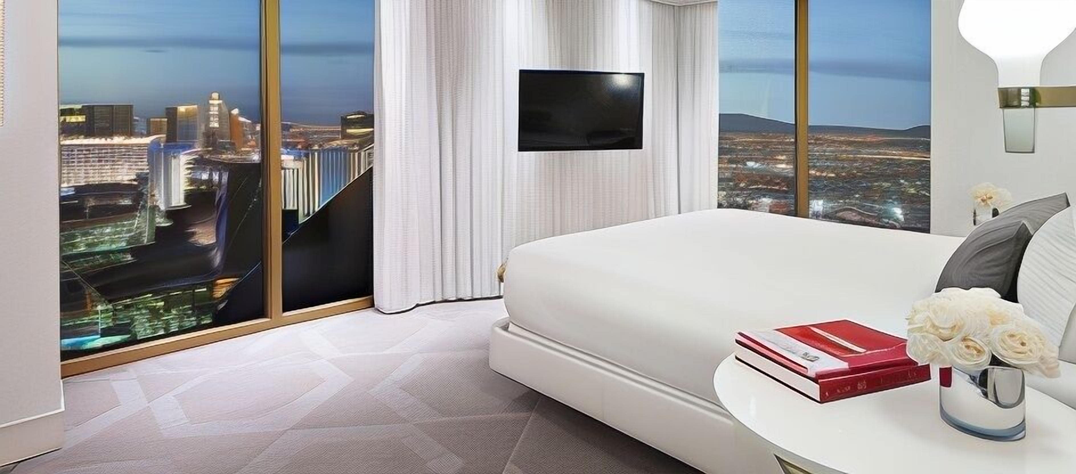 1 makuuhuone, ylelliset vuodevaatteet, pillowtop-patjalliset sängyt