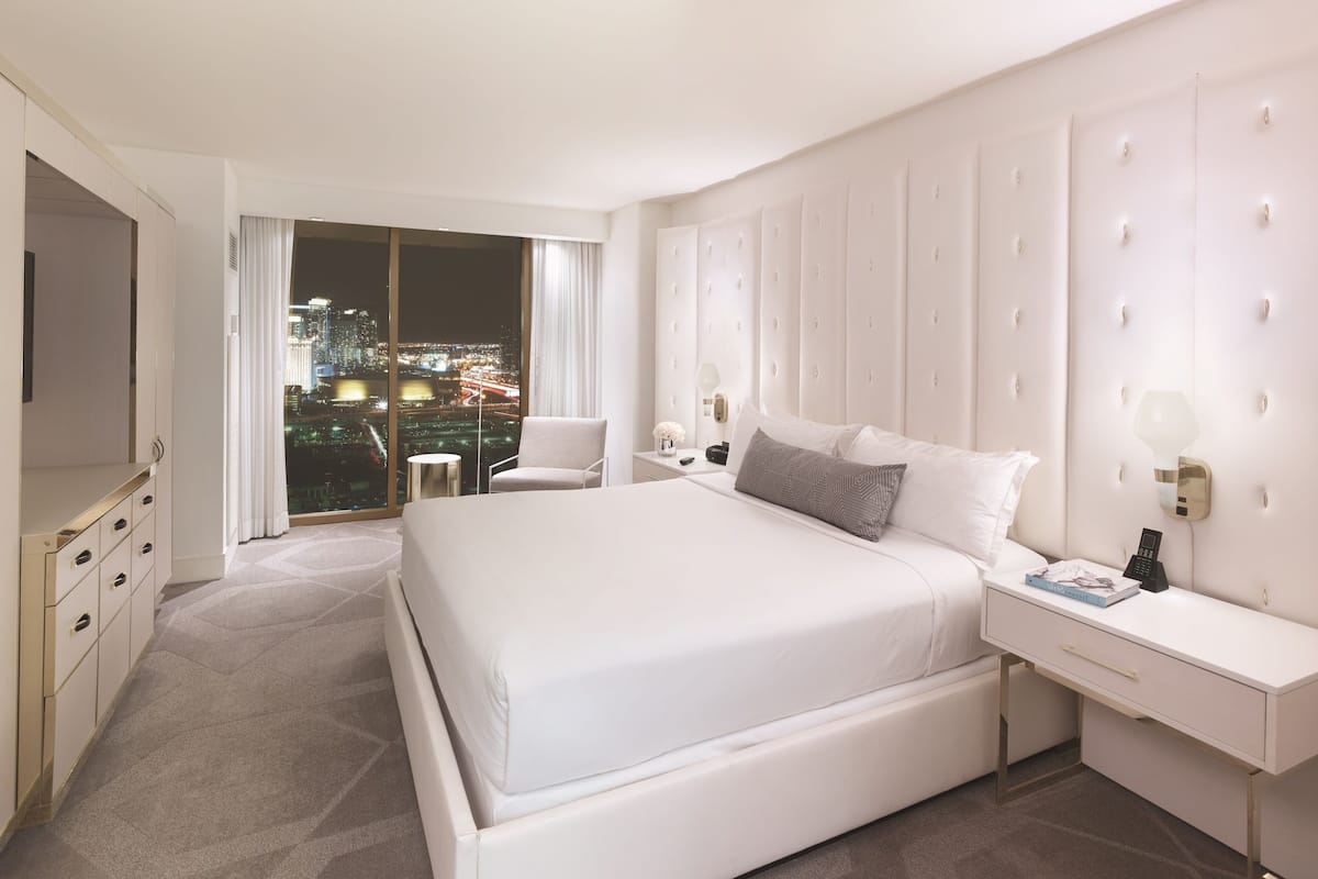 1 bedroom, premium bedding, pillowtop beds, minibar