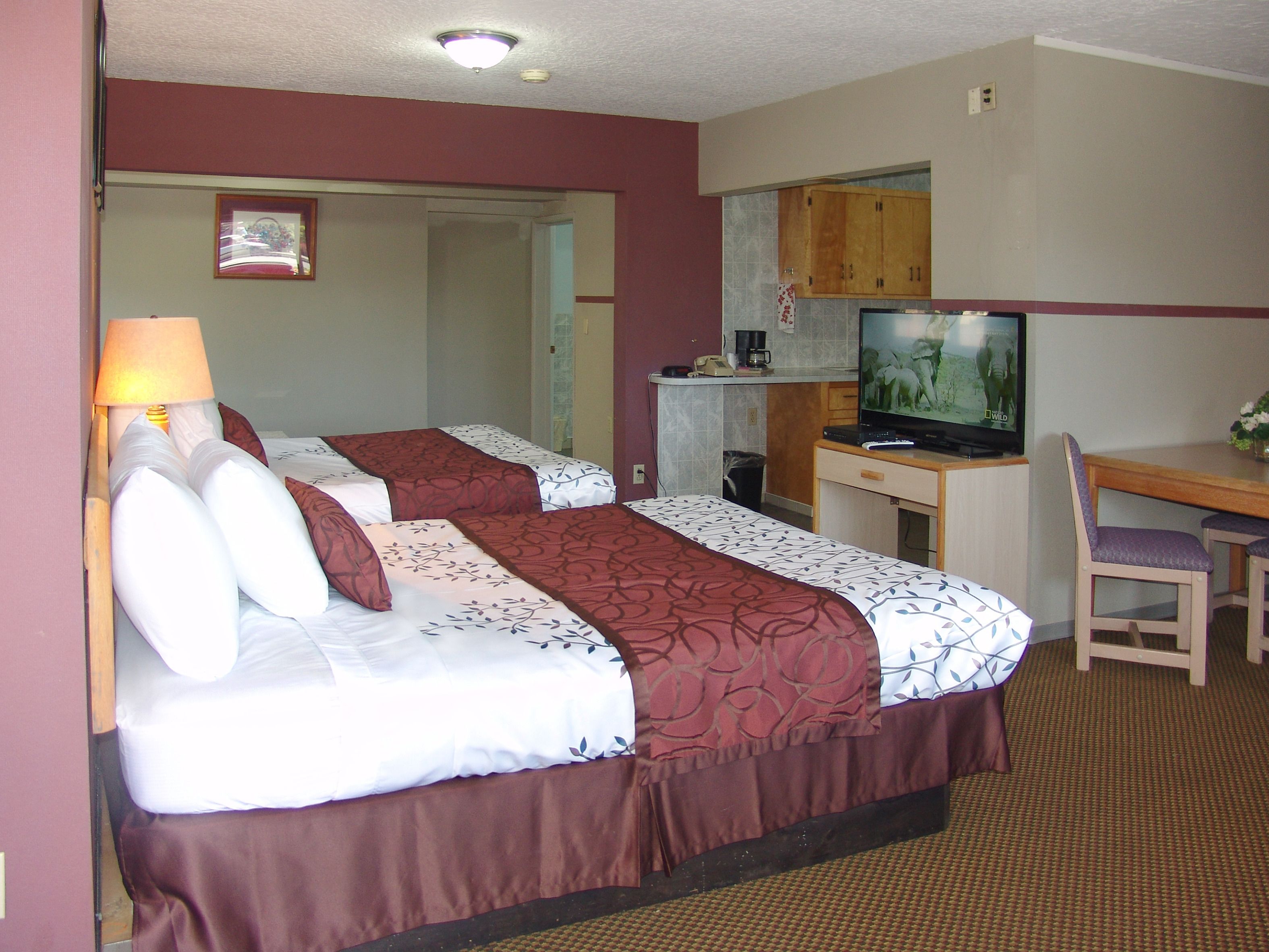 스탠다드룸, 퀸사이즈침대 2개, 금연 | 각각 다르게 가구 비치, 암막 커튼, 다리미/다리미판, 무료 WiFi