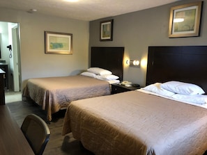 Desk, iron/ironing board, cribs/infant beds, rollaway beds - Deerfield Inn & Suites (Fairview)
