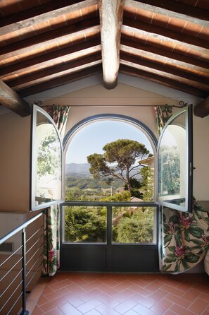 Nhà Duplex dành cho gia đình, 1 phòng ngủ, bếp, cạnh hồ bơi | Minibar, két bảo mật tại phòng, bàn, bàn ủi/dụng cụ ủi quần áo