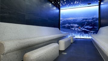 Sauna, steam room