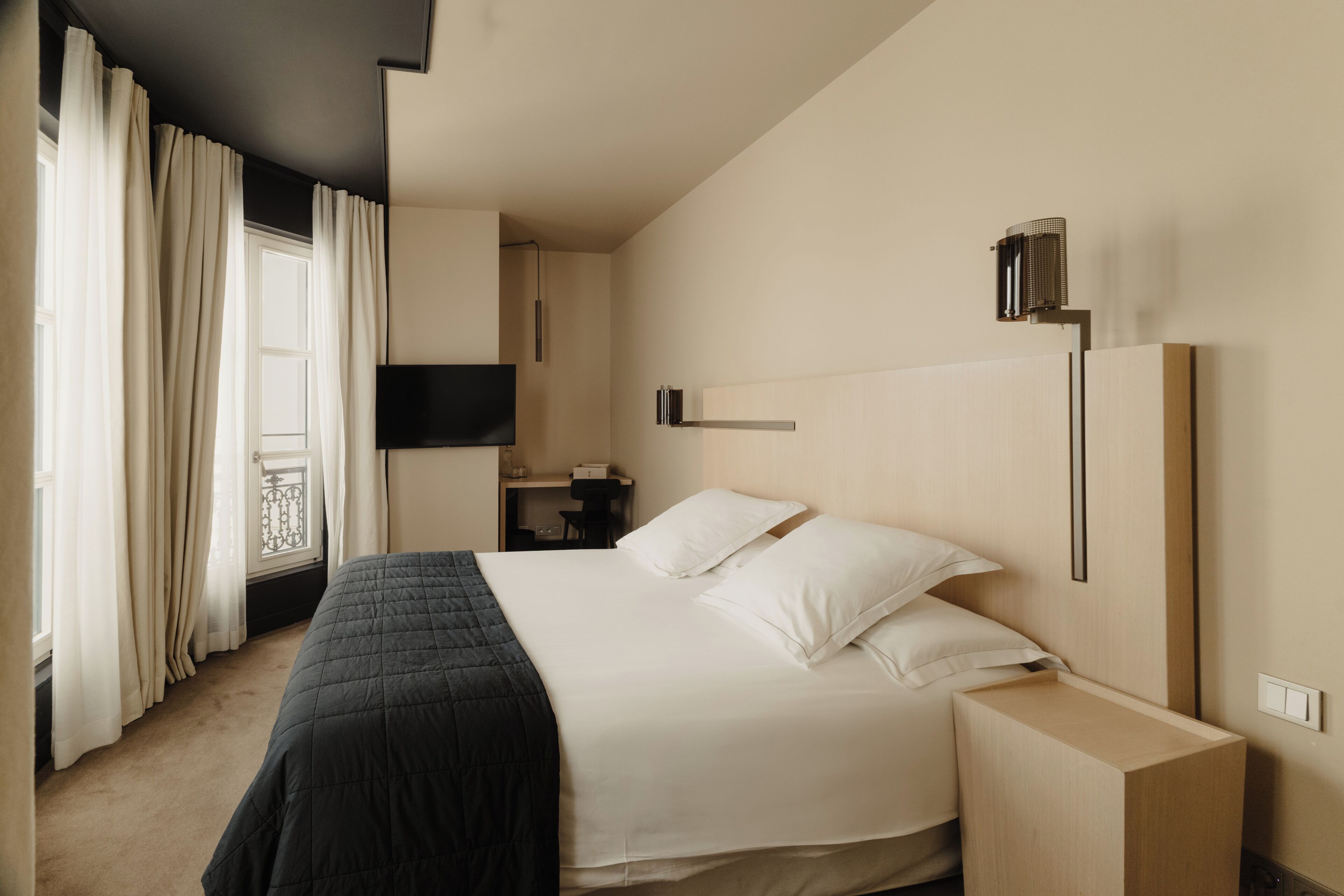 Sábanas de algodón egipcio, ropa de cama de alta calidad y minibar 