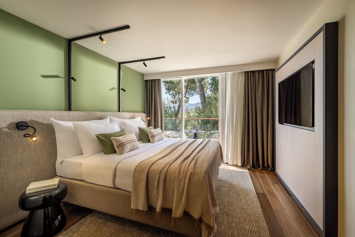 V Level Room for 2 - Villas