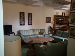 Bar (in der Unterkunft)