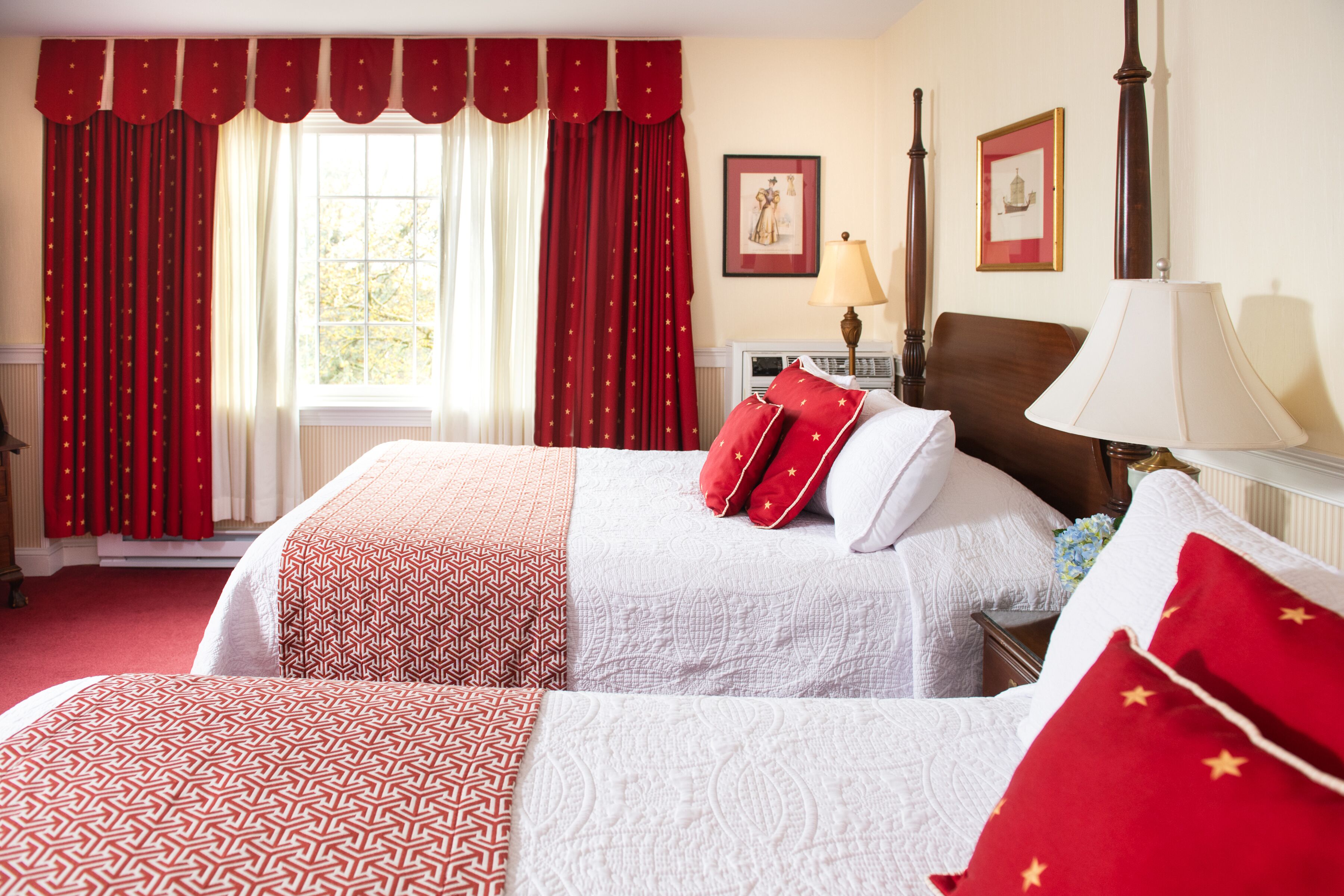 بديكورات فريدة لكل غرفة ومكتب وستائر تعتيم ومكواة/لوح كي