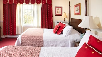 Deluxe Double Room (No Pets) | 1 bedroom, individually decorated, desk, blackout drapes