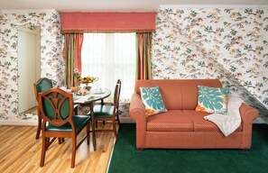 Apartamento tradicional (No Pets) | Individualmente decorados, escrivaninha, cortinas blackout