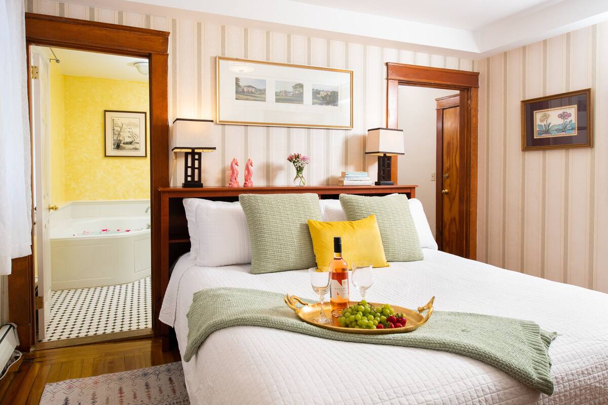 Appartement Tradition, baignoire à jets (Pet Friendly) | 1 chambre, décoration personnalisée, bureau, rideaux occultants