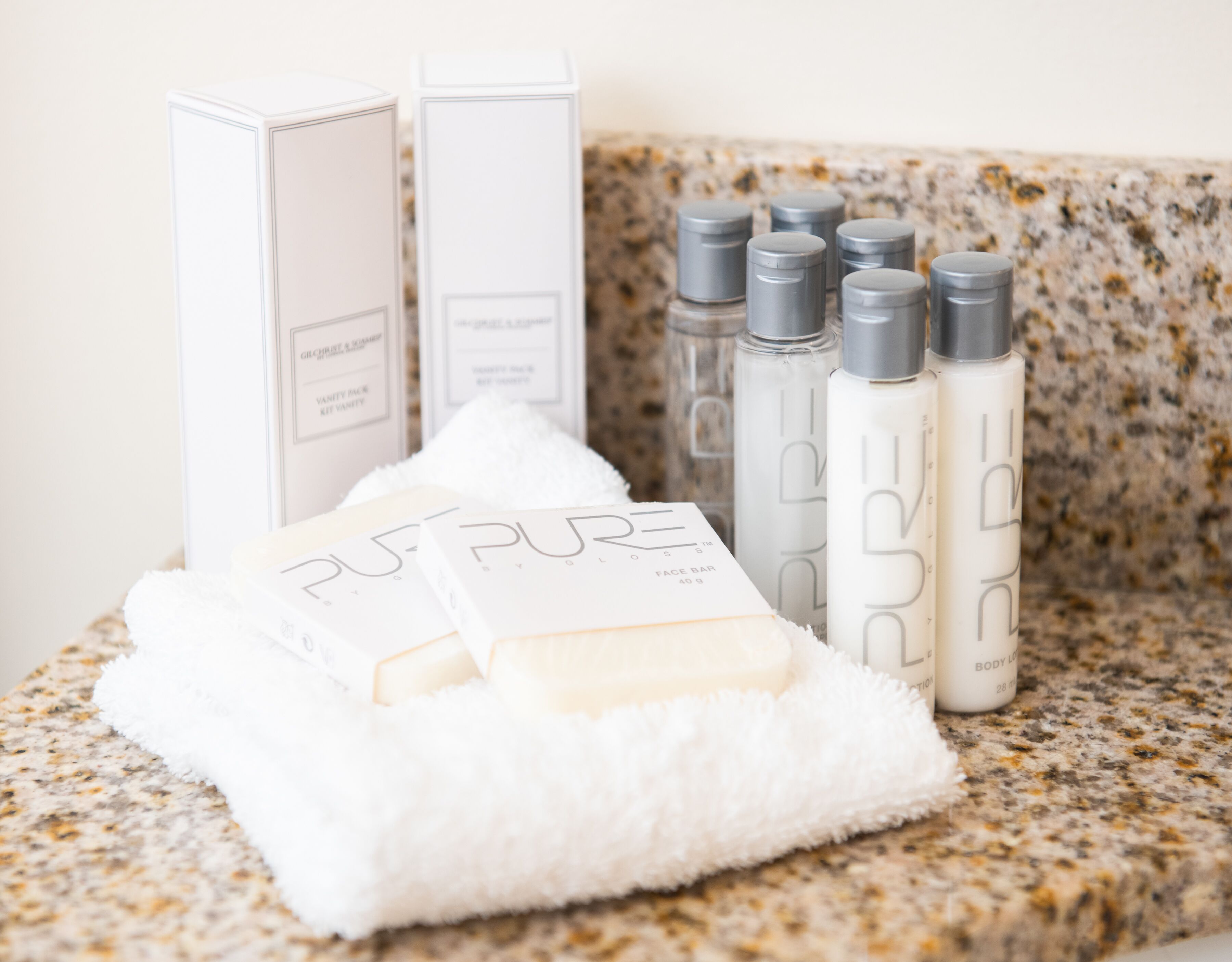 deluxe room, 1 king bed (no pets) | bathroom | free toiletries, hair dryer, towels