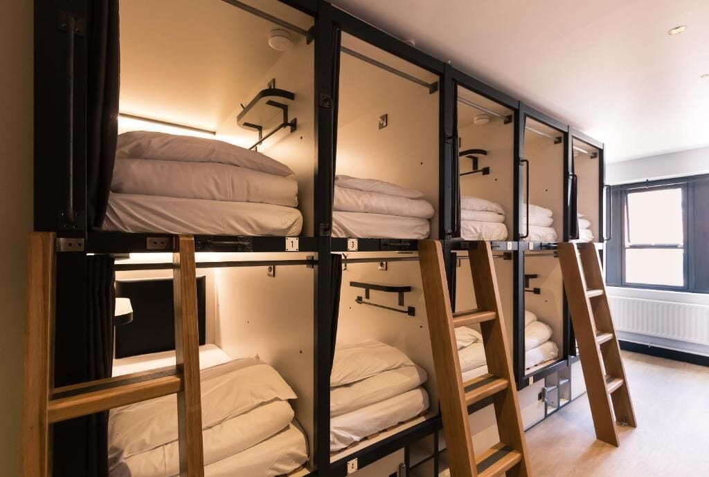 Pod in 10 Bed Female Dorm | Ljudisolering, strykjärn/strykbräda, gratis wi-fi och sängkläder