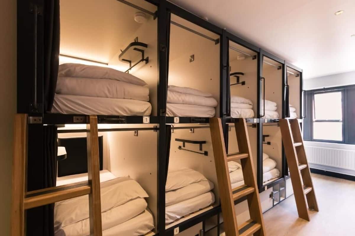 Pod in 10 Bed Female Dorm | Soundproofing, iron/ironing board, free WiFi, bed sheets