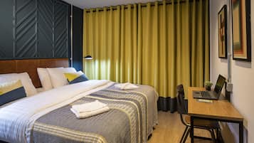 Deluxe Double Room, Ensuite | Soundproofing, iron/ironing board, free WiFi, bed sheets