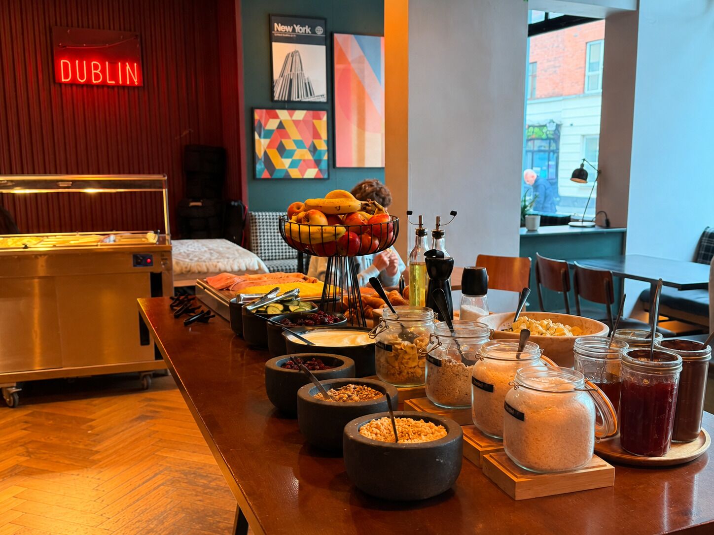 Frokostbuffé hver dag (mot et tillegg)