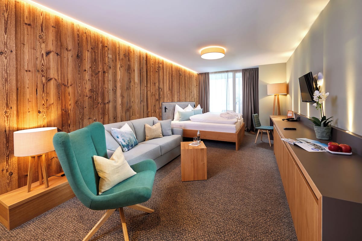 Ropa de cama hipoalergénica y minibar