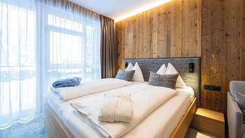 Junior-Suite | Allergikerbettwaren, Minibar, Zimmersafe, schallisolierte Zimmer