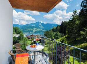 Superior Double Room | Terrace/patio - Hotel Der Waldhof (Zell am See)