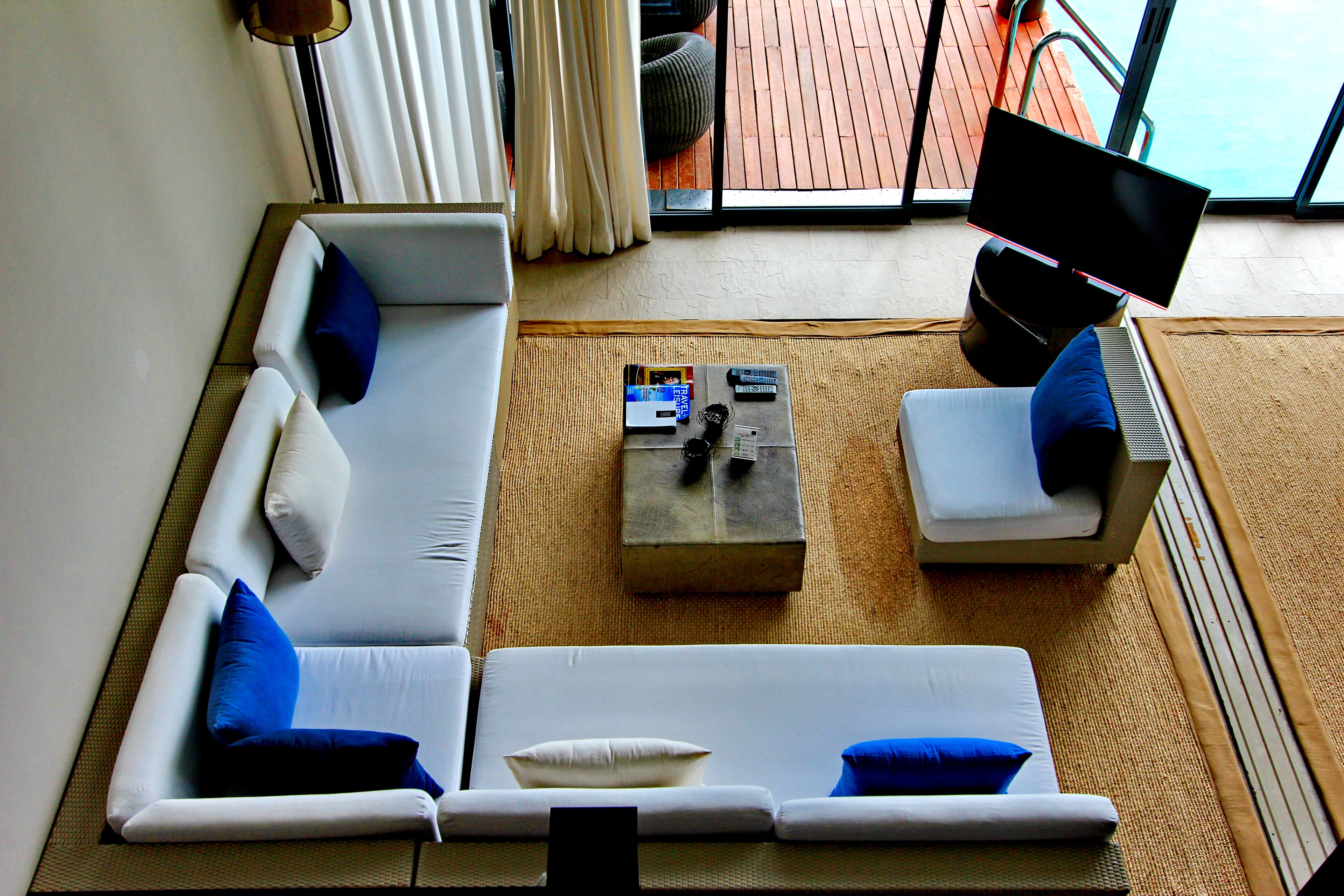 separate bathtub and shower, deep-soaking bathtub, free toiletries