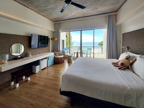 Veranda @ Sea | In-room safe, individually decorated, individually furnished, desk