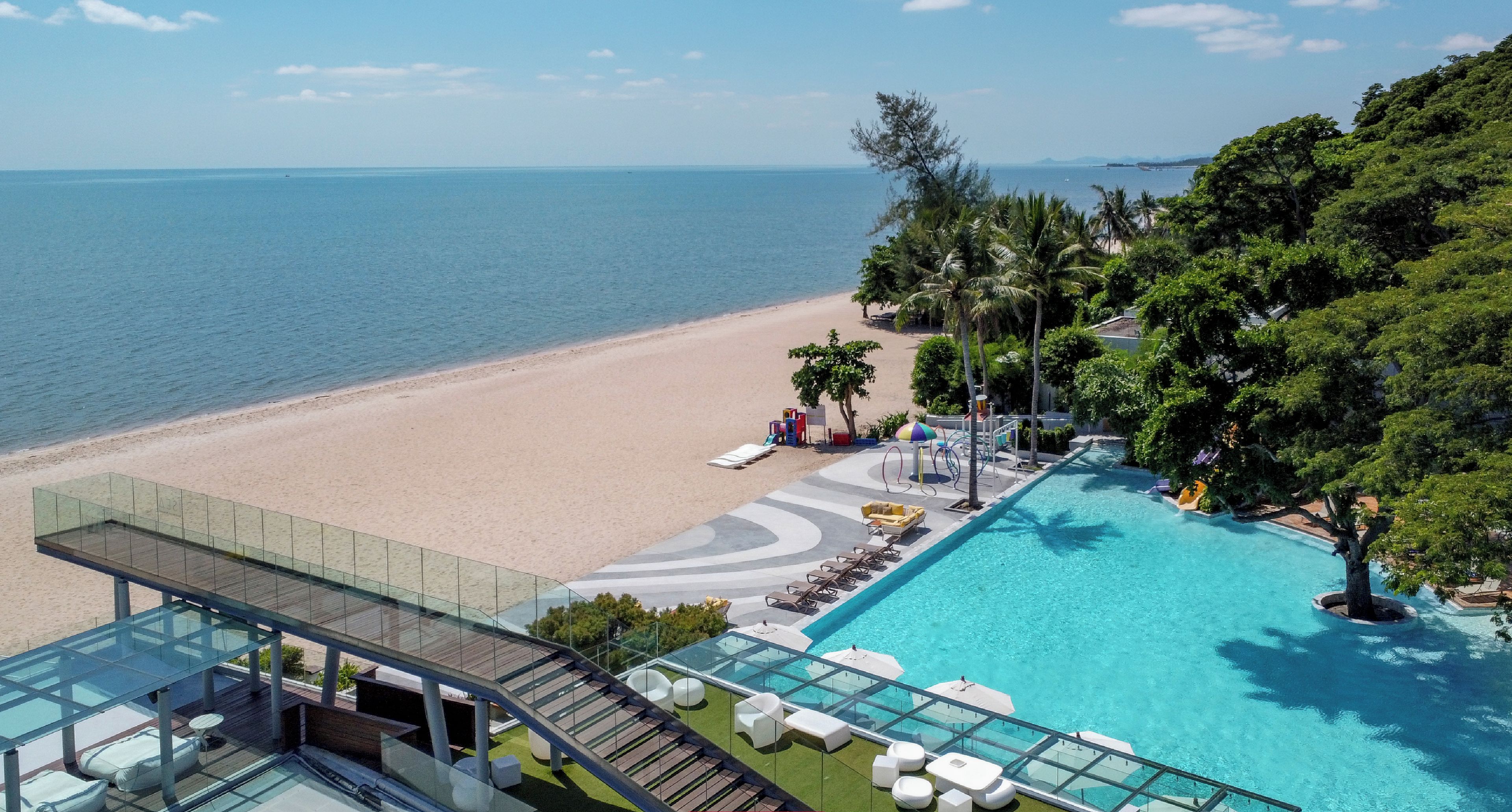 Infinity pool
