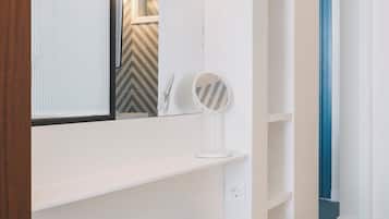 Articles de toilette écologiques, sÚche-cheveux, serviettes fournies