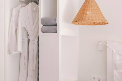 Literie de qualité supérieure, couette en duvet d'oie, minibar