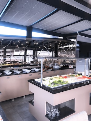 Tägliches inbegriffenes Frühstücksbuffet