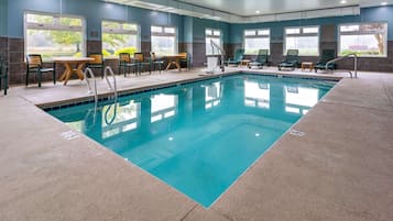 Una piscina cubierta