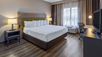 Roupas de cama premium, cofres nos quartos, escrivaninha