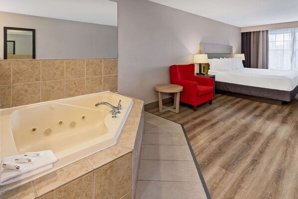 Suite, 1 King Bed, Non Smoking, Jetted Tub