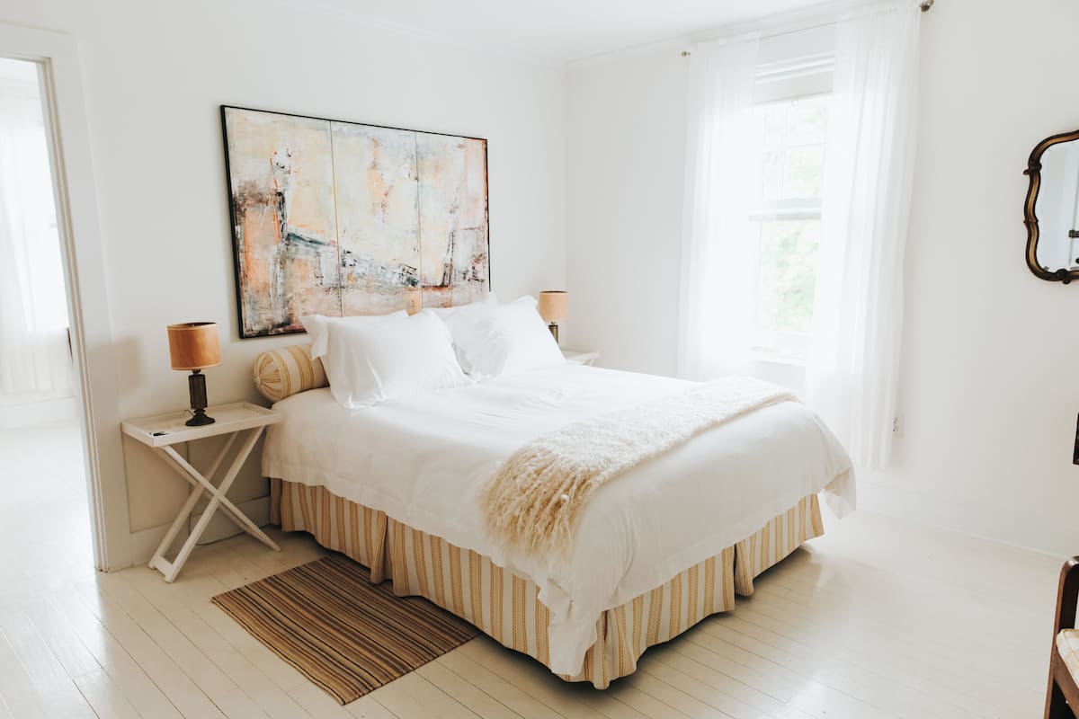 Suite, vista al jardín | Sábanas italianas Frette, ropa de cama de alta calidad y edredón