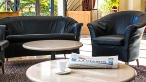 Coin salon dans le hall